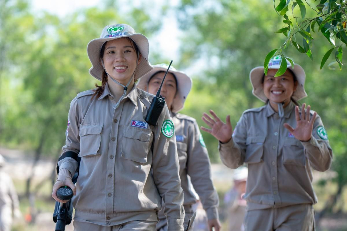 Lê Thị Hoa và công việc đem lại bình yên cho xóm làng.