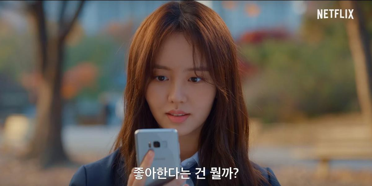 Kim So Hyun đẹp hết phần thiên hạ, vô tình gây thương nhớ cho 2 chàng mỹ nam trong teaser đầu tiên của 'Love Alarm' Ảnh 3