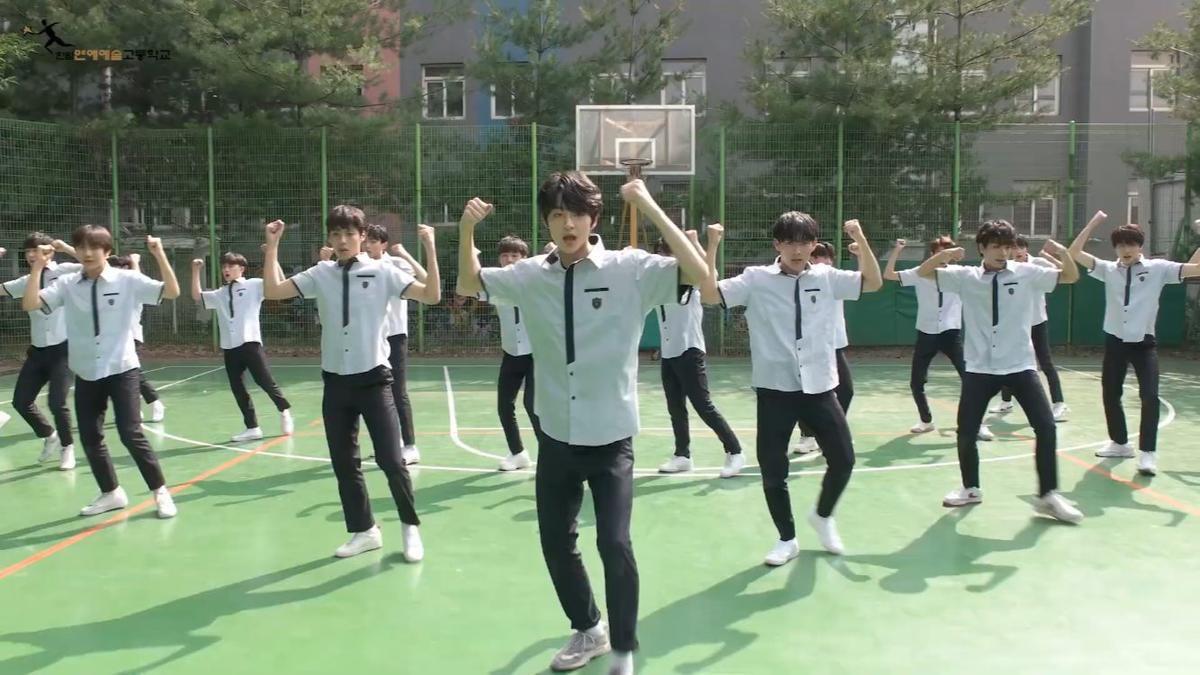 Produce X 101: Nam sinh trường trung học của Cho Seung Yeon - Cha Jun Ho dance cover 'X1-MA', center gây sốt là ai? Ảnh 12