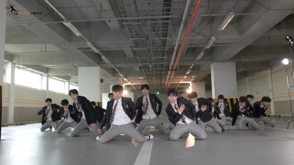 Produce X 101: Nam sinh trường trung học của Cho Seung Yeon - Cha Jun Ho dance cover 'X1-MA', center gây sốt là ai? Ảnh 8