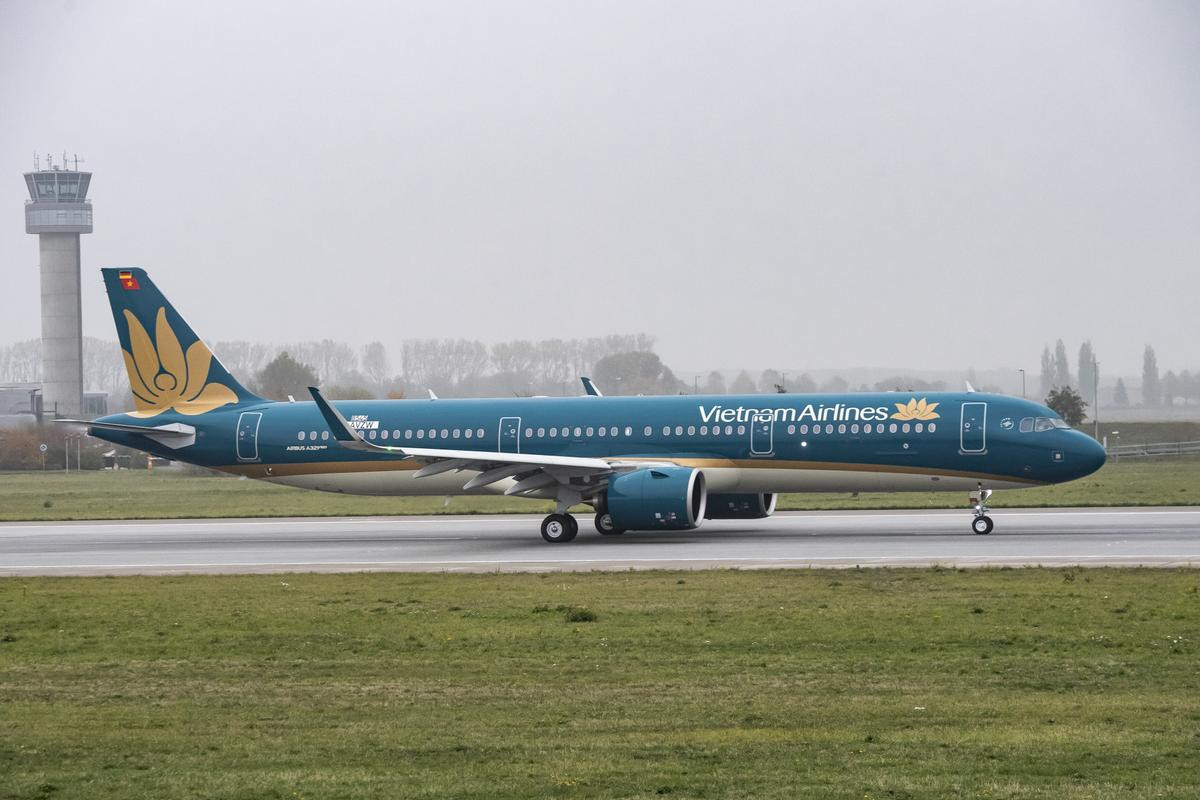 Đại gia bất động sản bị tố sàm sỡ cô gái trên chuyến bay Vietnam Airlines chưa lên lên Cảng vụ hàng không làm việc Ảnh 1