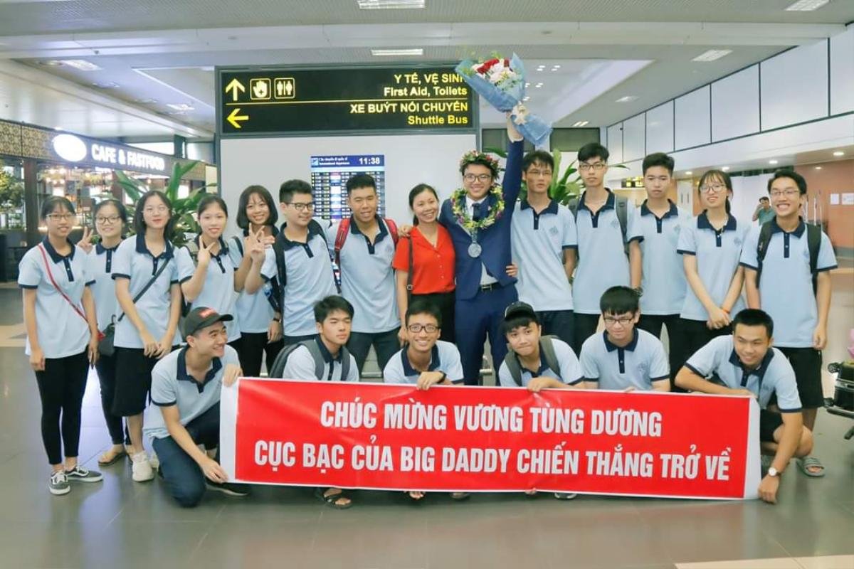 Chàng trai 'Bạc' của Olympic Toán quốc tế 2019: 'Khó là một trong những thứ hấp dẫn của môn Toán mà' Ảnh 8