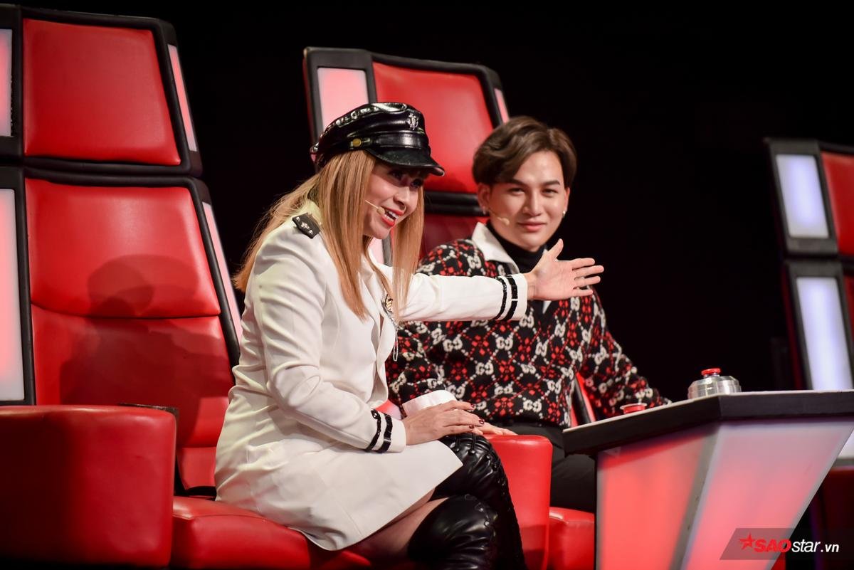 The Voice Kids 2019: Tài năng nhí nào khiến 6 HLV phải bấm chọn thần tốc sau 3 nốt nhạc? Ảnh 1