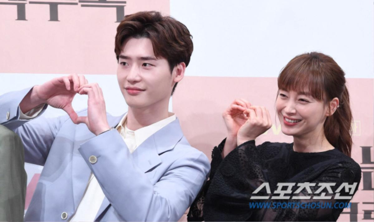 Hóa ra Lee Jong Suk tán tỉnh hẹn hò Kwon Nara vì 'chị đẹp' Lee Na Young, Knet nói gì? Ảnh 3