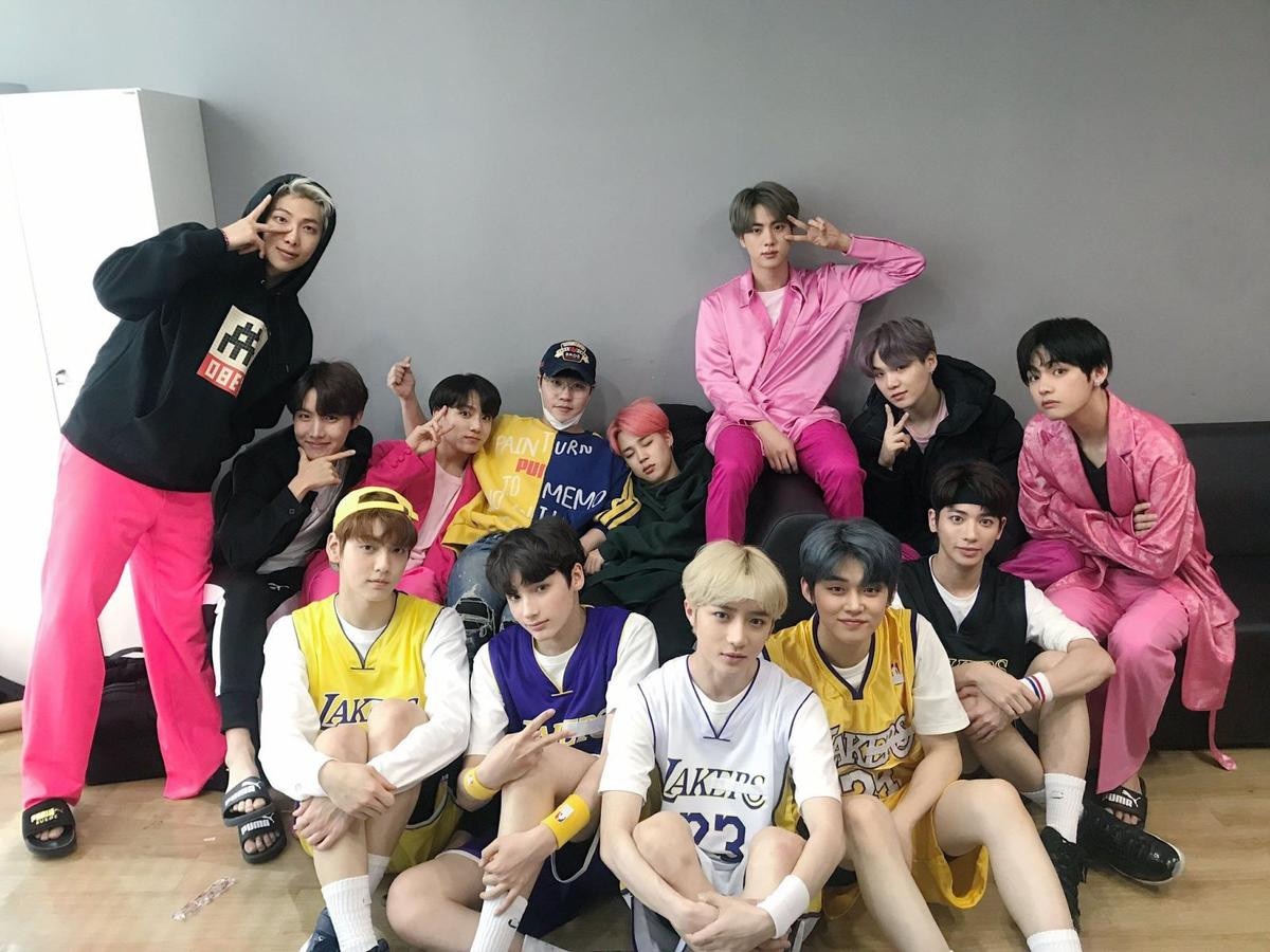 TXT liên tục 'ghi điểm' trong lòng fan hâm mộ tại MGMA: Tình đoàn kết dù thiếu 1 thành viên. Thể hiện sự tôn trọng với nhóm nhạc đàn anh BTS Ảnh 7