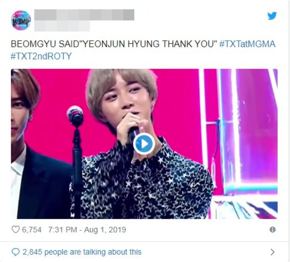 TXT liên tục 'ghi điểm' trong lòng fan hâm mộ tại MGMA: Tình đoàn kết dù thiếu 1 thành viên. Thể hiện sự tôn trọng với nhóm nhạc đàn anh BTS Ảnh 4