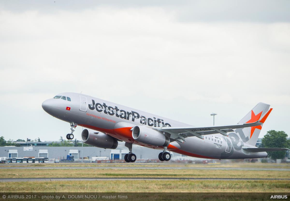 Hàng trăm hành khách Jetstar Pacific bức xúc vì bị delay hơn 10 tiếng Ảnh 1