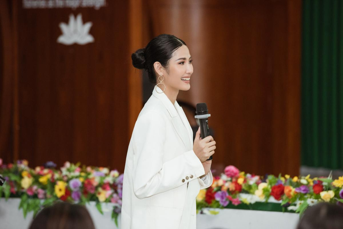 Hoàng Thùy tâm huyết với dự án WE mang đến Miss Universe: Làm gì khi bị chê bai nhan sắc? Ảnh 9