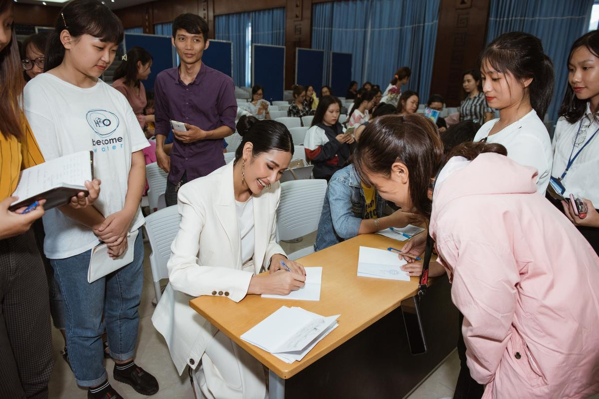 Hoàng Thùy tâm huyết với dự án WE mang đến Miss Universe: Làm gì khi bị chê bai nhan sắc? Ảnh 10