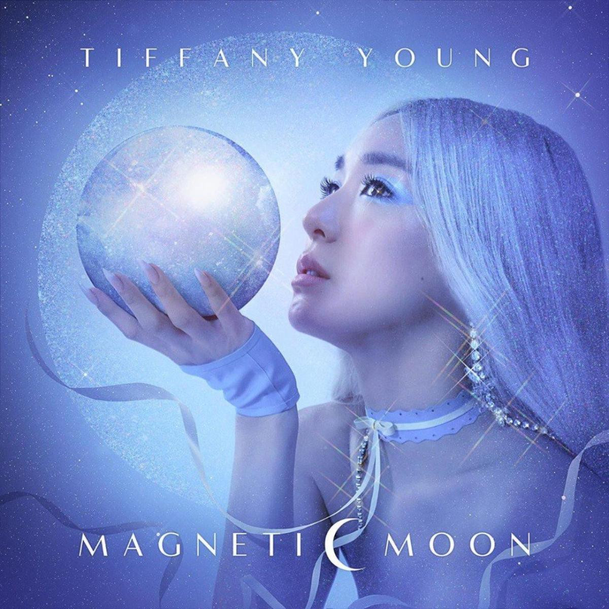 Mê mệt với 'nữ thần ánh trăng' Tiffany Young (SNSD) khí chất ngời ngời trong MV comeback 'Magnetic Moon' Ảnh 1