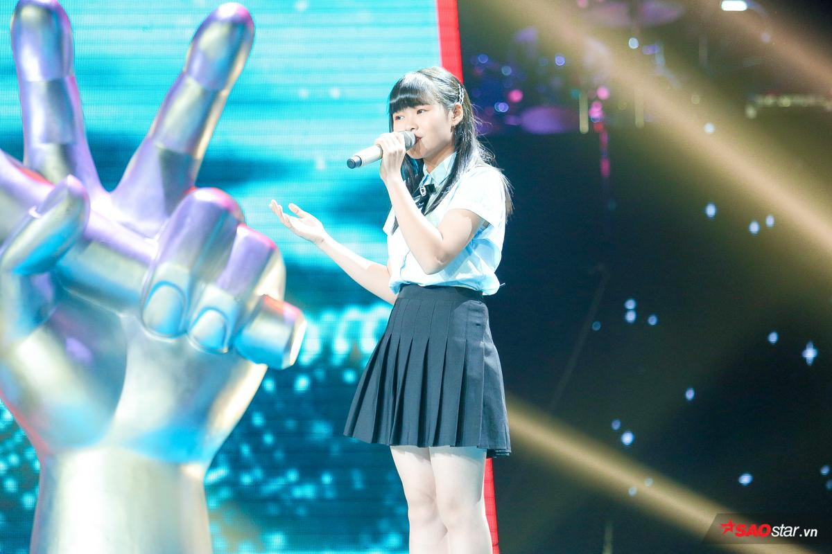 Bình An - Cô bé học thanh nhạc chuyên nghiệp khiến dàn HLV The Voice Kids 2019 nể phục vì loạt nốt cao 'đắt giá' Ảnh 1