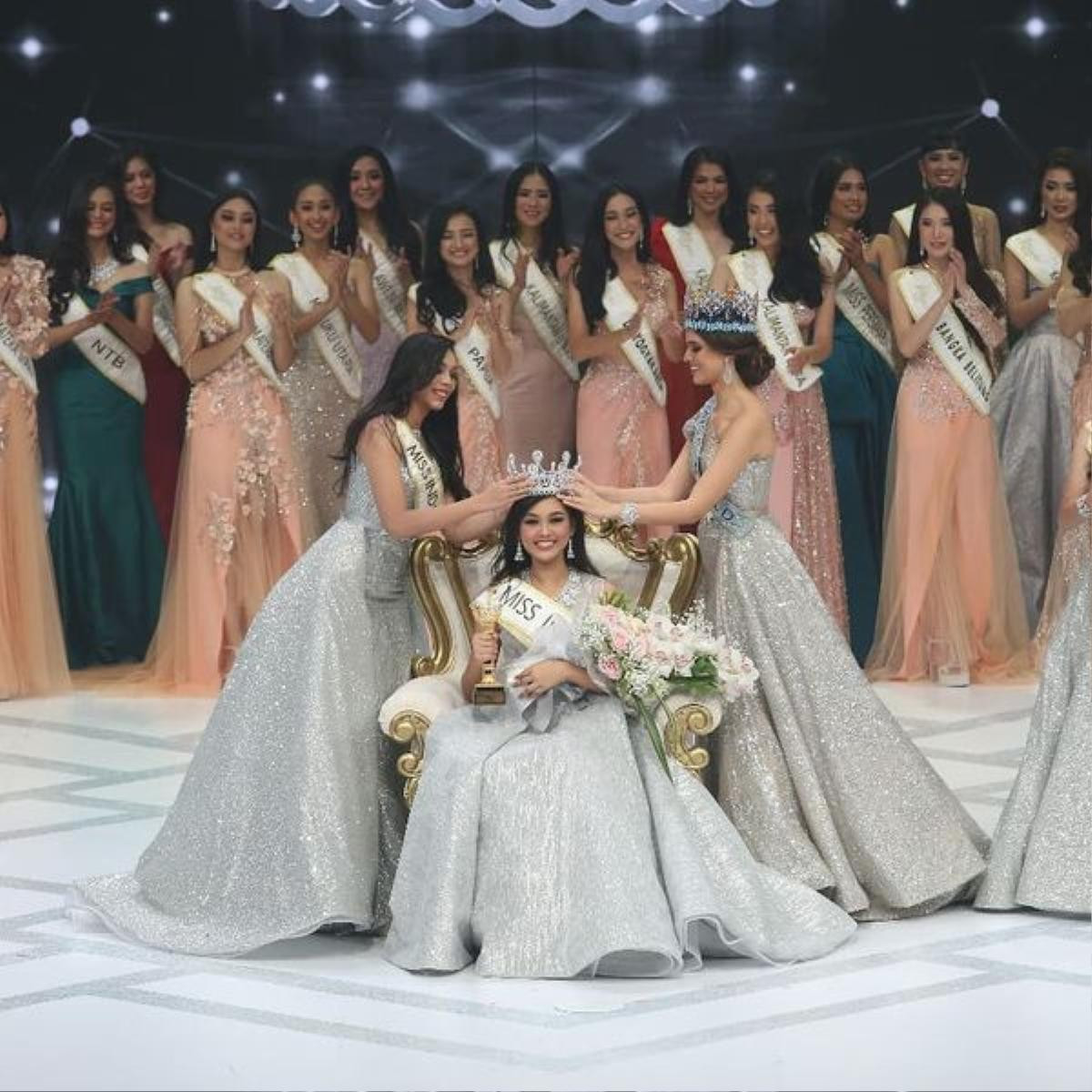 Vừa đăng quang, fan đã nhắn nhủ tân hoa hậu Lương Thùy Linh 10 đối thủ cực mạnh ở Miss World 2019 Ảnh 12