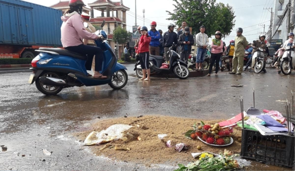 Nhân chứng bàng hoàng kể lại giây phút xe khách giường nằm lao vào chợ ven đường ở Gia Lai khiến 4 người tử vong Ảnh 4