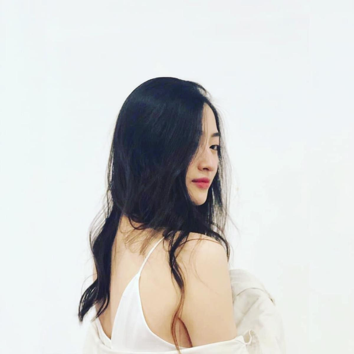 Miss World Việt Nam 2019 Lương Thuỳ Linh: Những bức ảnh đời thường hiếm hoi Ảnh 9