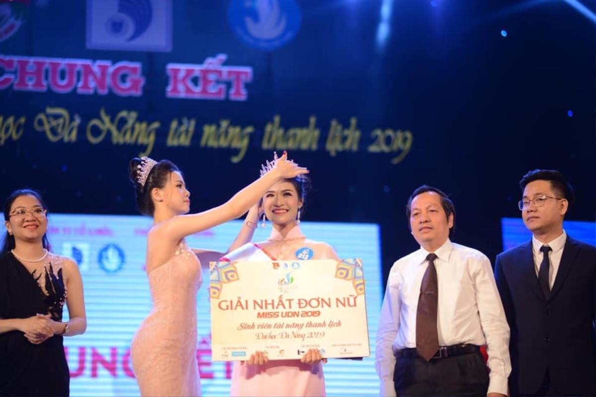 Miss World Vietnam 2019: Hoa hậu và Á hậu 2 khoá facebook, và đây là chân dung Á hậu 1 Ảnh 5