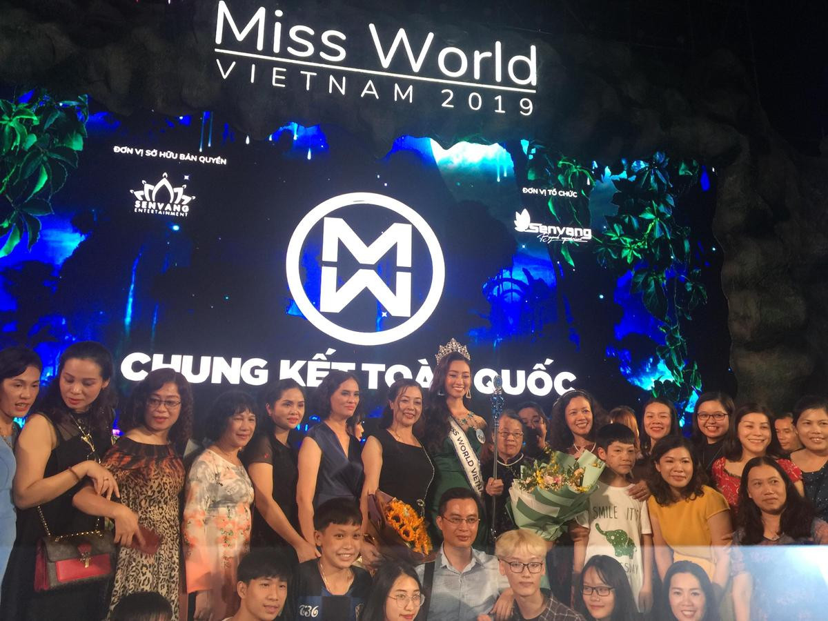 Mẹ Miss World Việt Nam 2019 Lương Thùy Linh: Linh đi thi rất giản dị, gia đình không hề đầu tư gì Ảnh 2