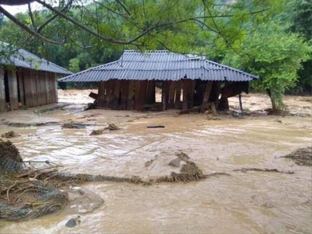 Mưa lũ tại Thanh Hóa: 16 người tại Quan Sơn vẫn đang bị mất liên lạc Ảnh 1