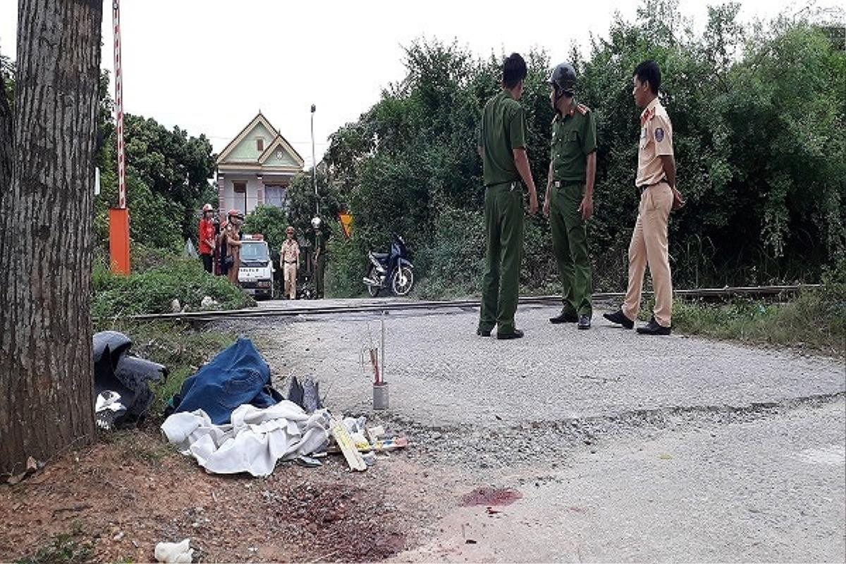 Nam sinh bị tàu hỏa tông tử vong khi đeo tai nghe chơi diện thoại bên đường sắt Ảnh 1