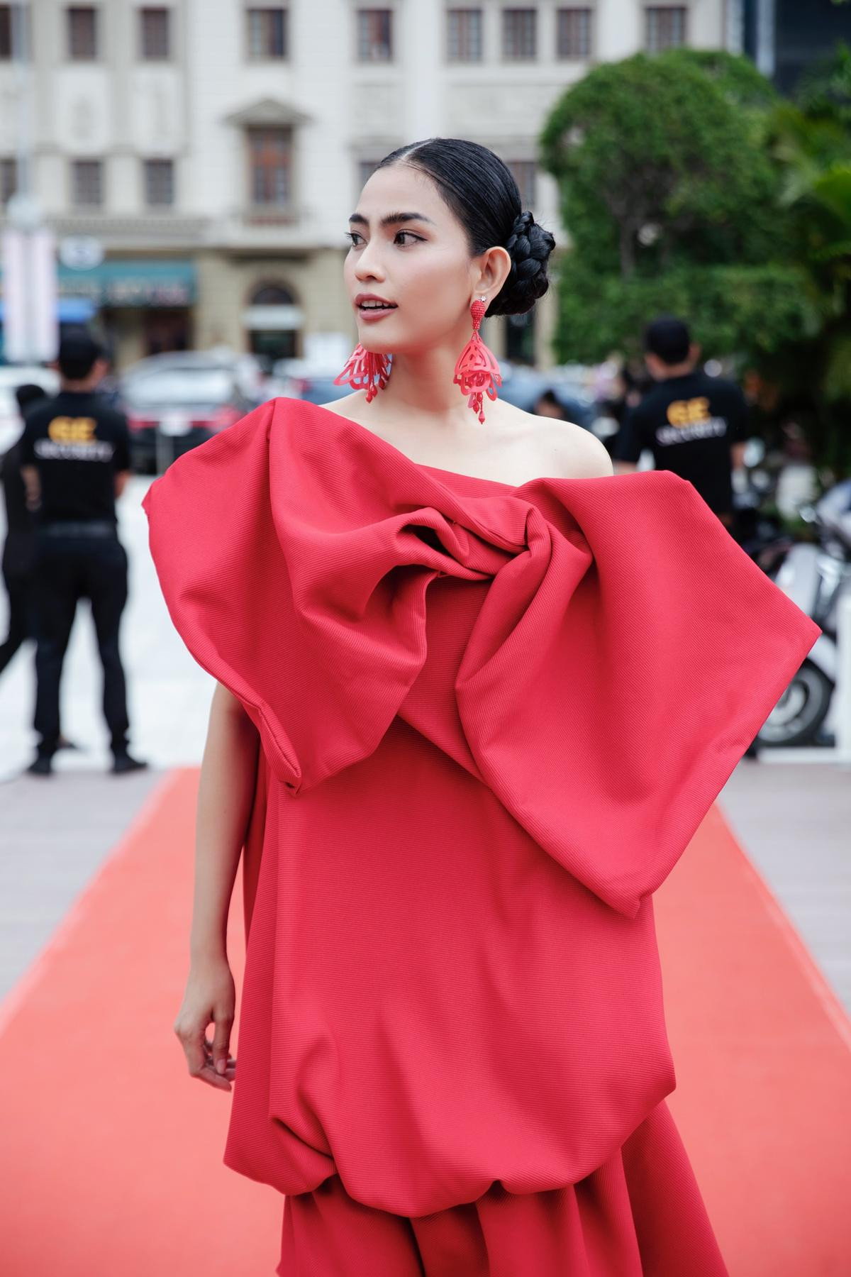 Trương Thị May - Lilly Nguyễn - Khánh Ngân làm giám khảo casting Siêu mẫu Việt Nam 2019 Ảnh 3