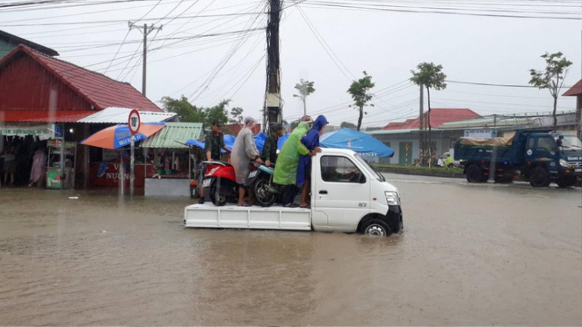 Cận cảnh 'đảo ngọc' Phú Quốc ngập úng nghiêm trọng sau mưa lớn Ảnh 10