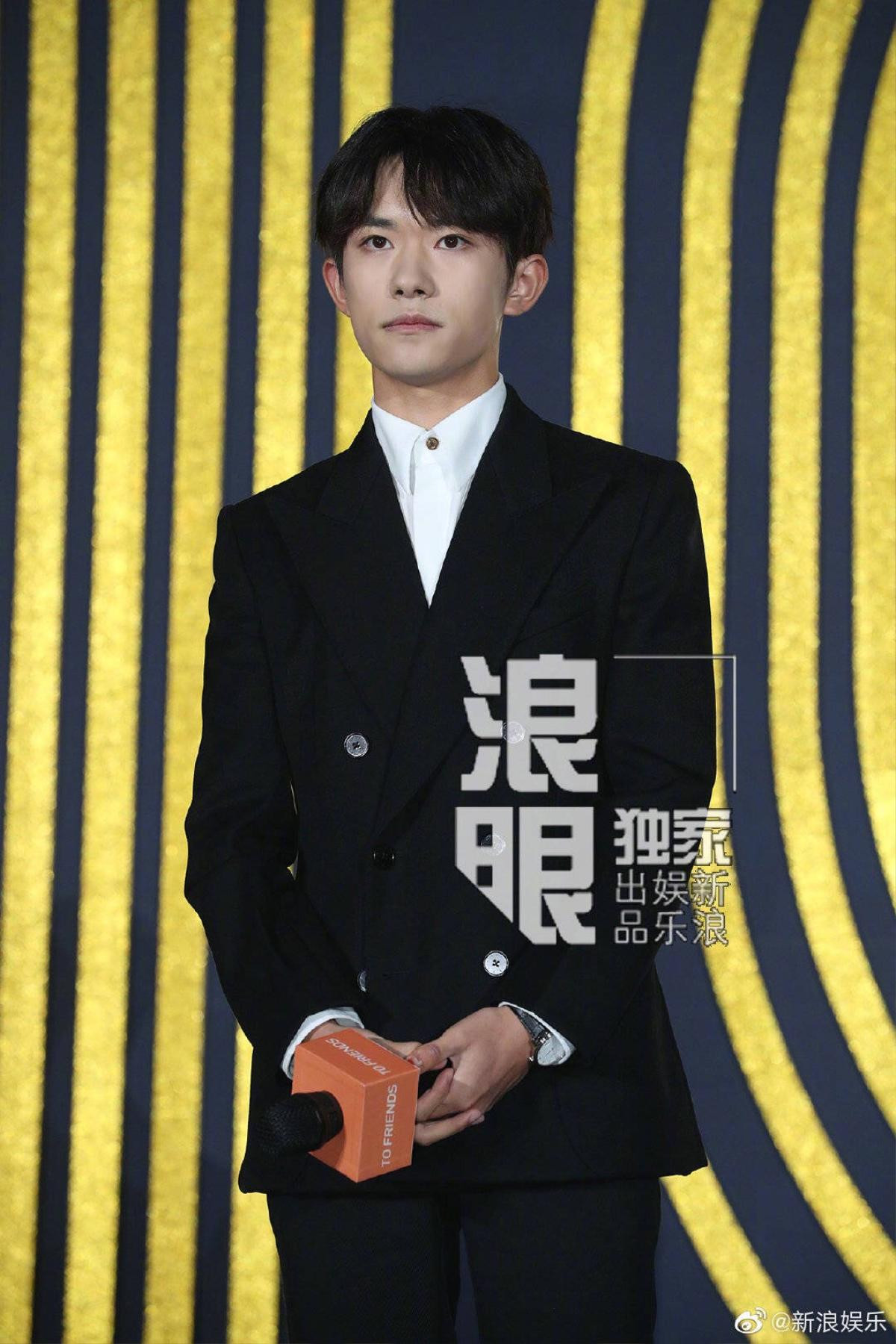 Đinh Trình Hâm nổi bật không kém TFBOYS tại lễ kỷ niệm 10 năm của TF Entertainment Ảnh 9