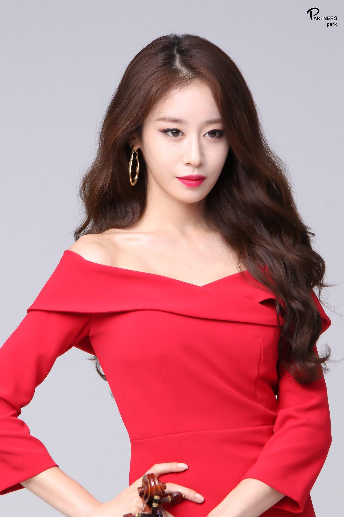 'I Wanna Hear Your Song': Xuýt xoa trước vẻ đẹp sang chảnh của Park Ji Yeon (T-ARA) ở tuổi 26 Ảnh 8