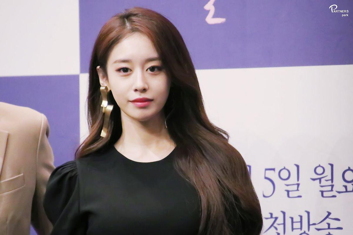 'I Wanna Hear Your Song': Xuýt xoa trước vẻ đẹp sang chảnh của Park Ji Yeon (T-ARA) ở tuổi 26 Ảnh 43