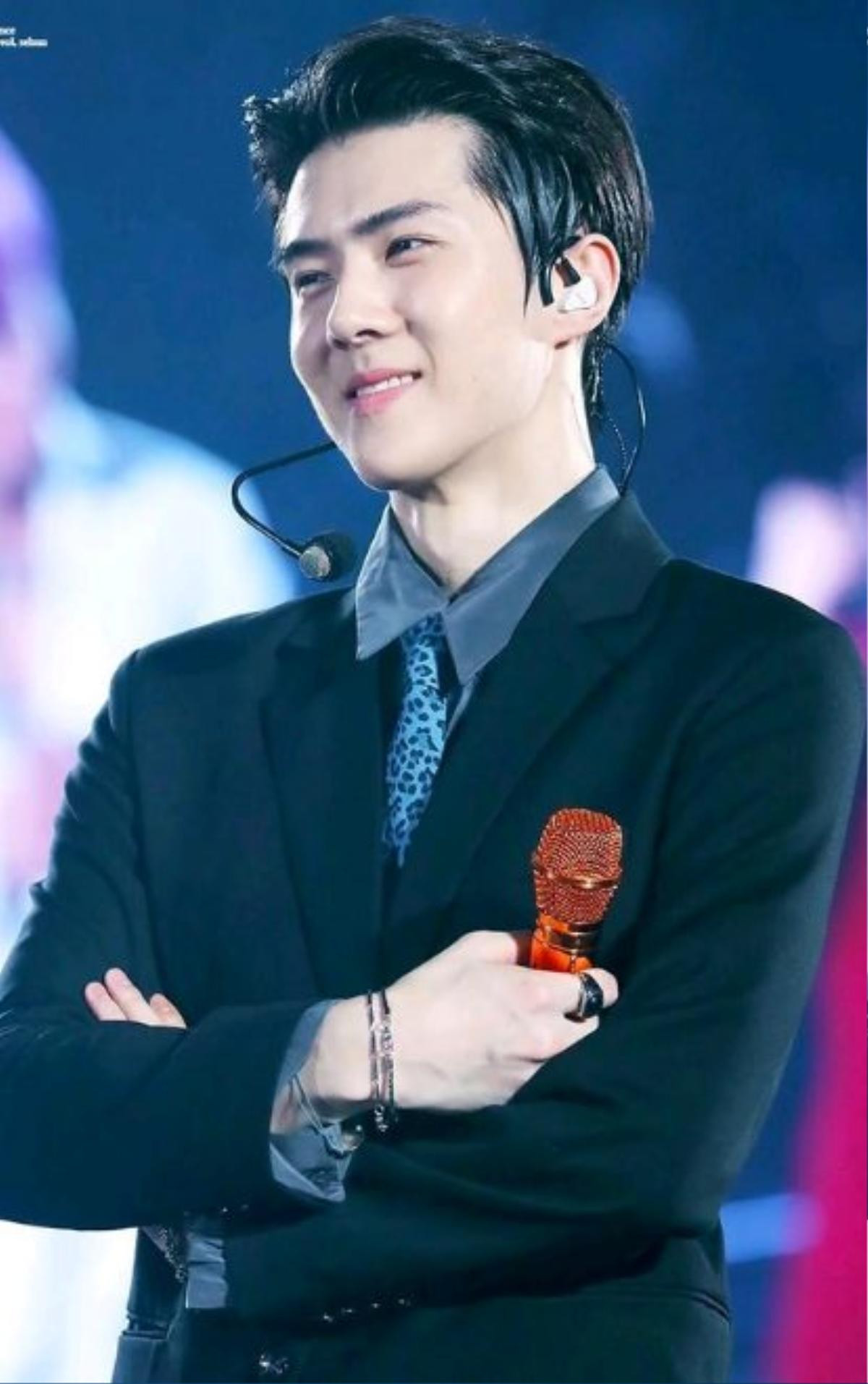 EXO-L mặc trang phục màu cam vì Sehun và phản ứng đáng yêu của anh khiến mọi người tan chảy Ảnh 3