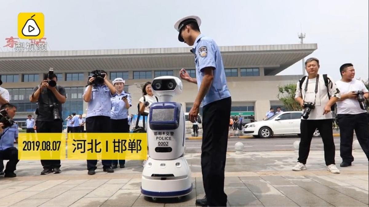 robot tuần tra Trung Quốc