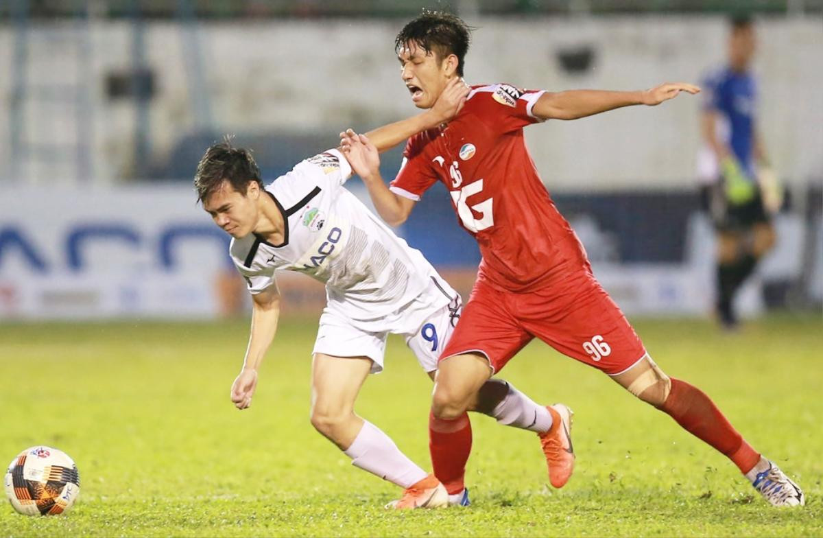 'Bất công cho Văn Toàn và HAGL, 7 lần đốn ngã trong vòng cấm bị trọng tài bỏ qua' Ảnh 1