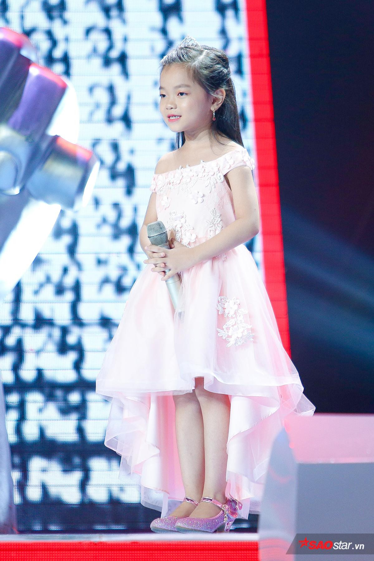 Châu Sở Hân: Thí sinh nhỏ tuổi nhất The Voice Kids 2019 hát chuẩn từng nốt khiến dàn HLV 'bấn loạn' Ảnh 4