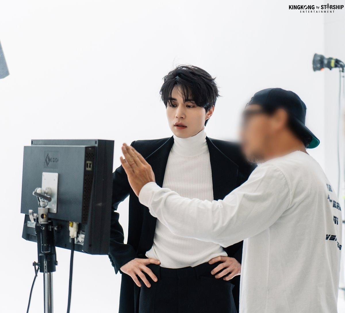 Đánh bại 101 thí sinh 'Produce X 101', Lee Dong Wook chứng minh vẻ đẹp vượt thời gian của một thần chết Ảnh 1