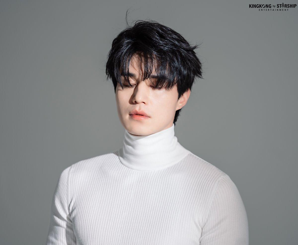 Đánh bại 101 thí sinh 'Produce X 101', Lee Dong Wook chứng minh vẻ đẹp vượt thời gian của một thần chết Ảnh 2