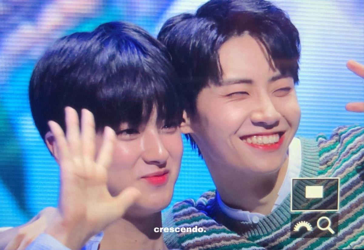 Produce X 101: Kim Min Kyu dự họp fan của Lee Jin Hyuk, Kim Woo Seok (X1) gửi video nhắn nhủ xúc động Ảnh 13