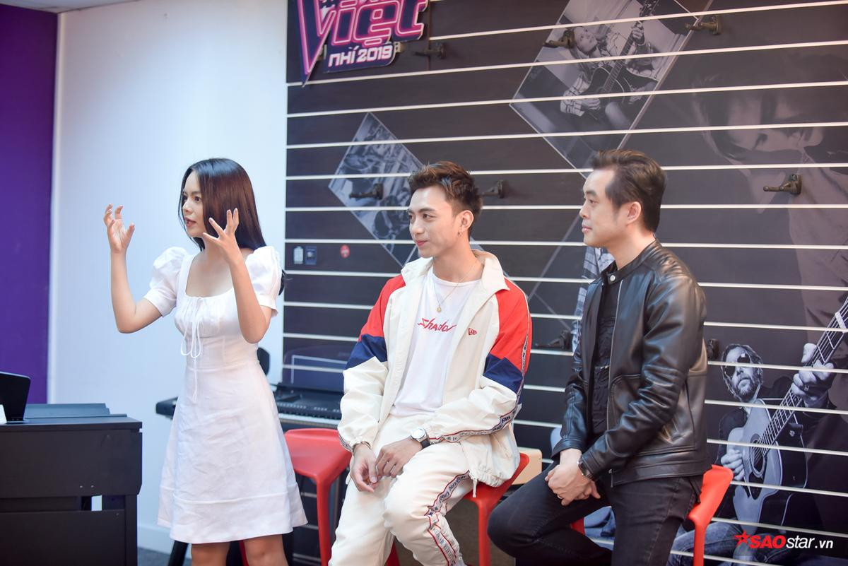 Thỏa lòng fan mong đợi, Soobin Hoàng Sơn điển trai 'siêu cấp' trở lại làm cố vấn The Voice Kids 2019 Ảnh 2