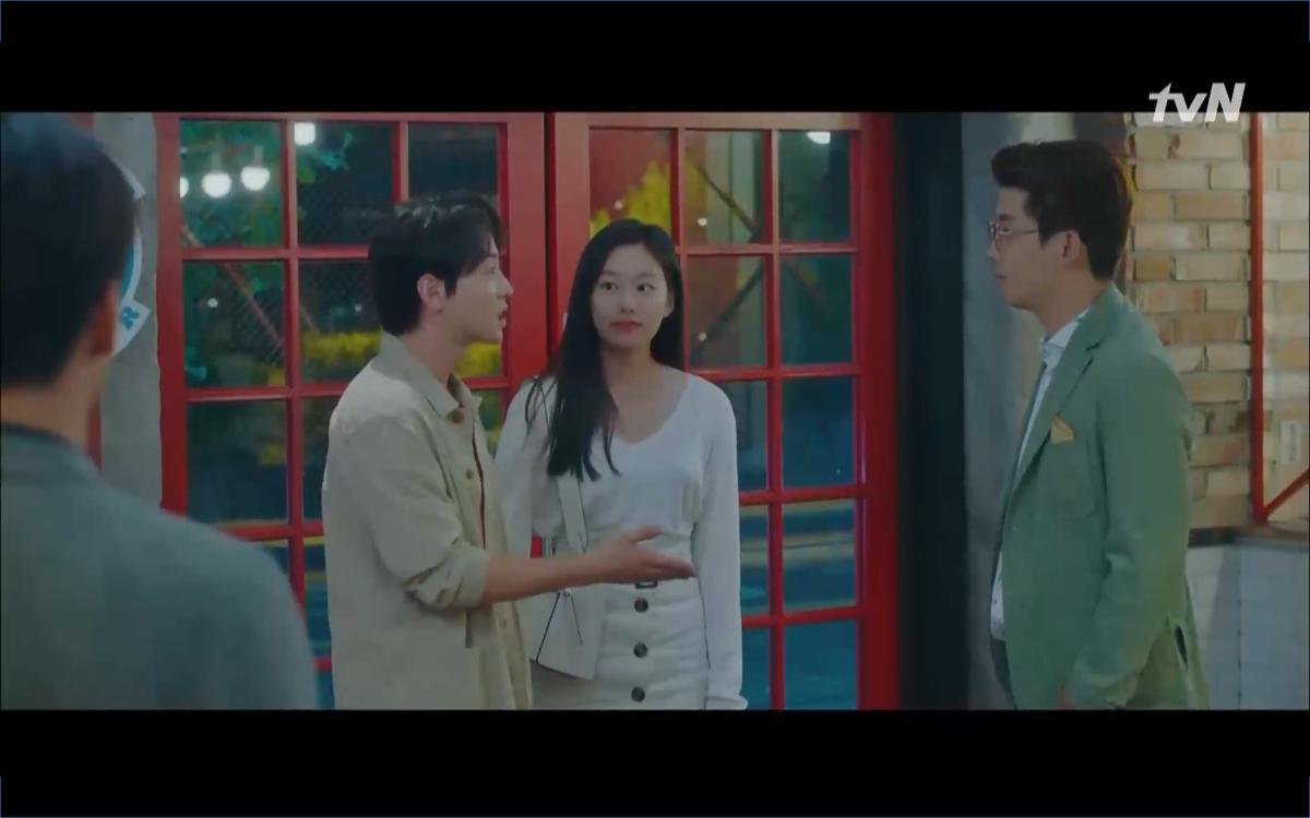 Phim 'Hotel Del Luna' tập 10: Yeo Jin Goo vừa được phục chức hoa thần đã nở báo hiệu cái chết cận kề của IU? Ảnh 33