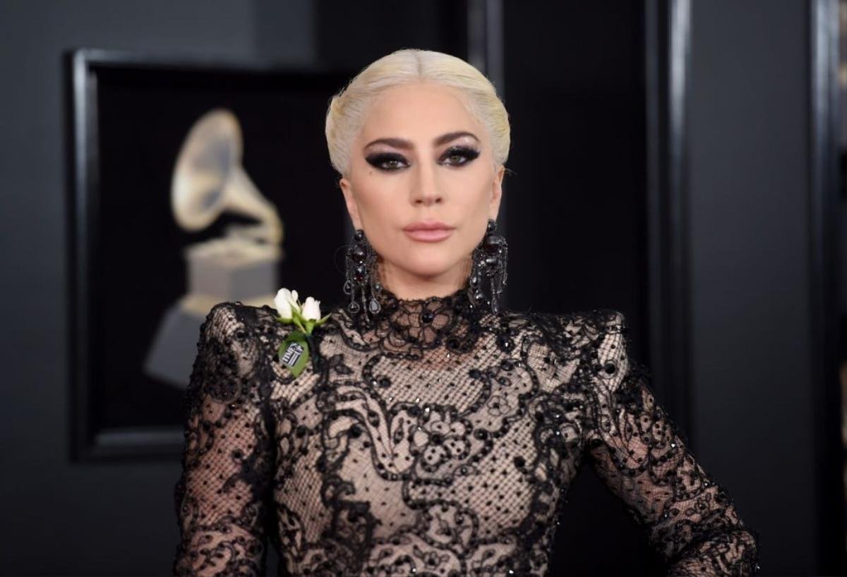 Lady Gaga tài trợ kinh phí tu sửa cho 162 lớp học sau nhiều vụ xả súng kinh hoàng tại Texas, Ohio và California Ảnh 2