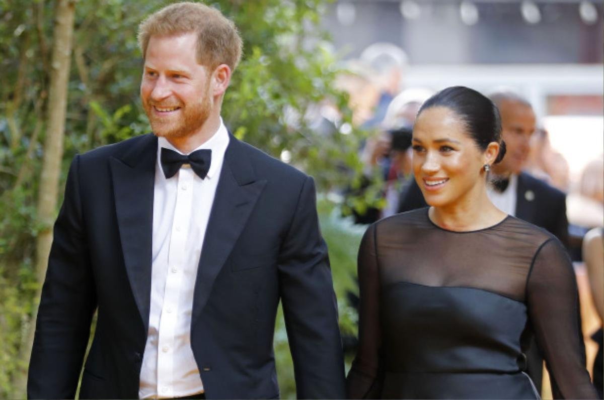 Công nương Meghan Markle bị chỉ trích mải lo đánh bóng tên tuổi mà bỏ bê con trai mới sinh Ảnh 2