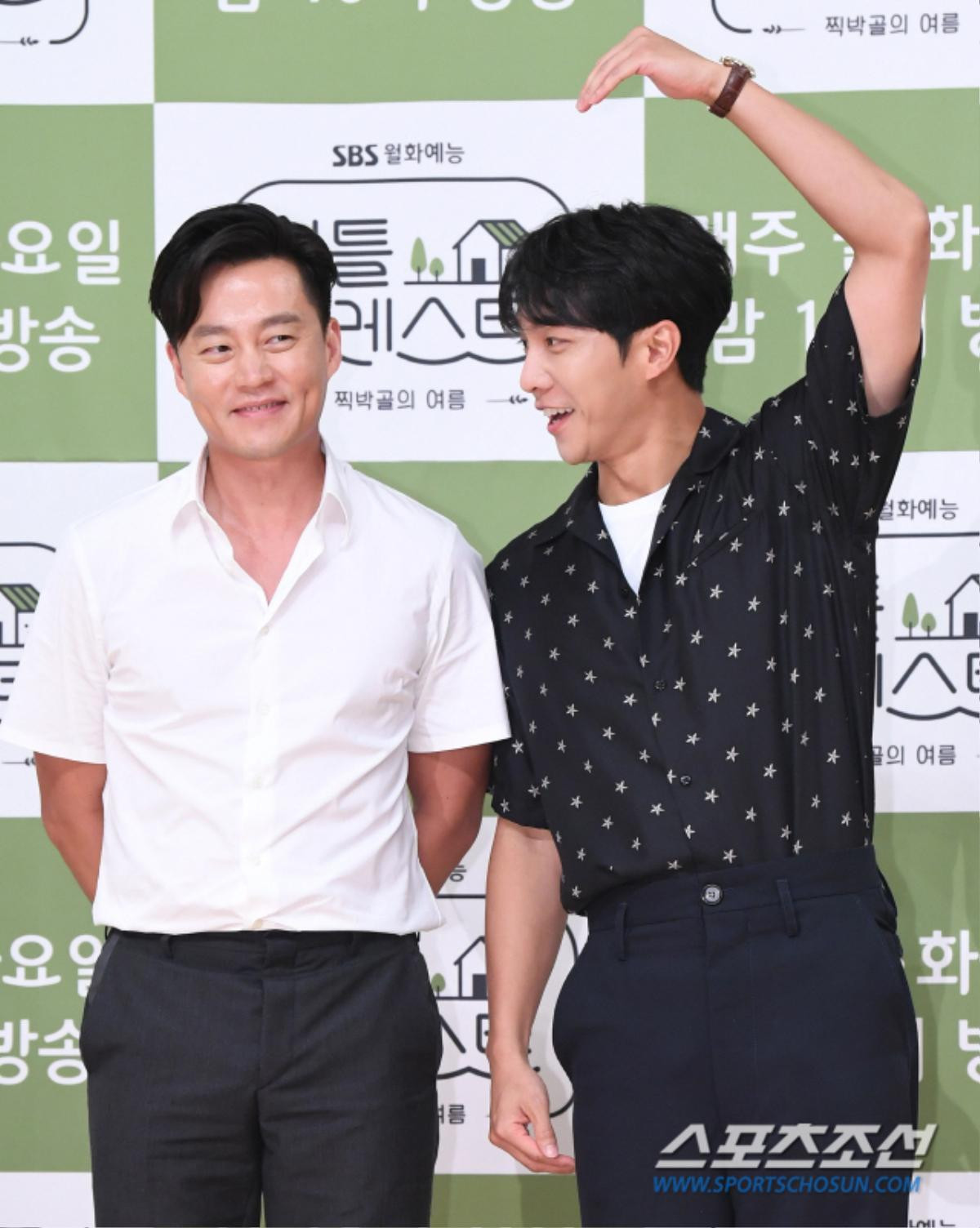 Họp báo 'Little Forest': Bị Lee Seo Jin 'hắt hủi', Lee Seung Gi đẹp đôi bên bạn gái Lee Joon (MBLAQ) Ảnh 6