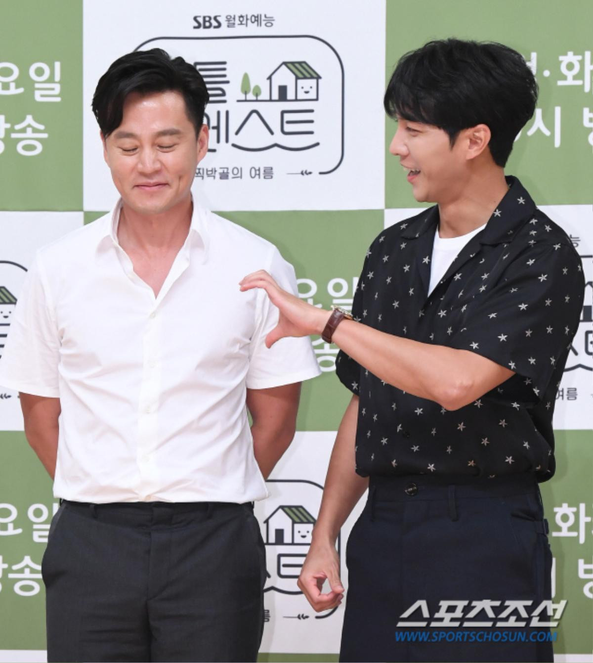 Họp báo 'Little Forest': Bị Lee Seo Jin 'hắt hủi', Lee Seung Gi đẹp đôi bên bạn gái Lee Joon (MBLAQ) Ảnh 8