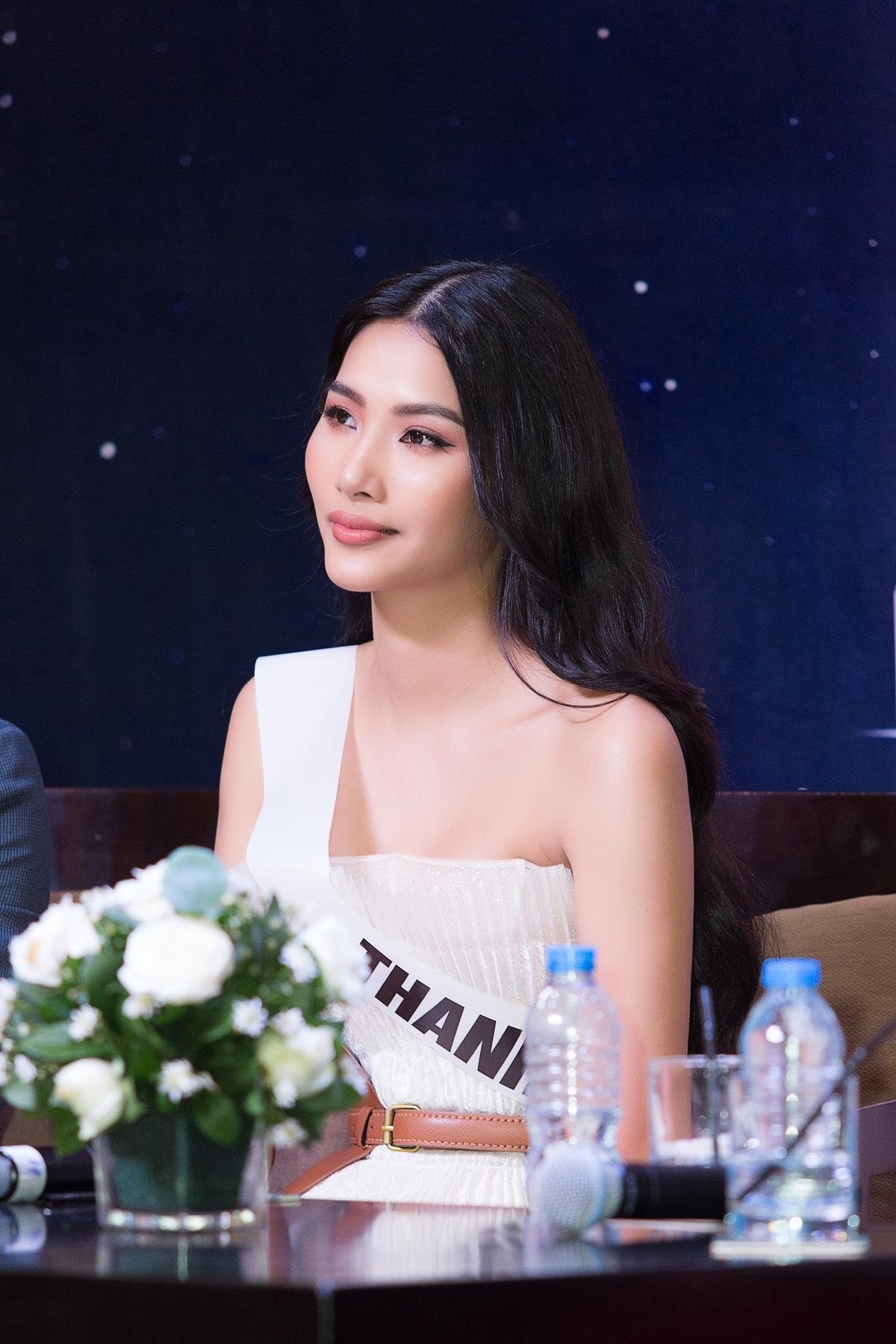 Em gái Hoàng Thùy - Hoàng Linh: 'Chưa từng dao kéo, sẽ rất áp lực nếu tham gia Miss Universe Vietnam 2019' Ảnh 3