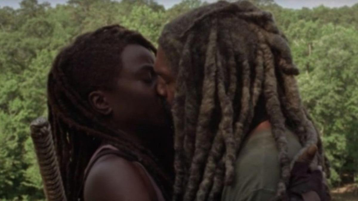 The Walking Dead mùa 10: Nụ hôn giữa Michonne và Ezekiel ngượng không tả nỗi Ảnh 2