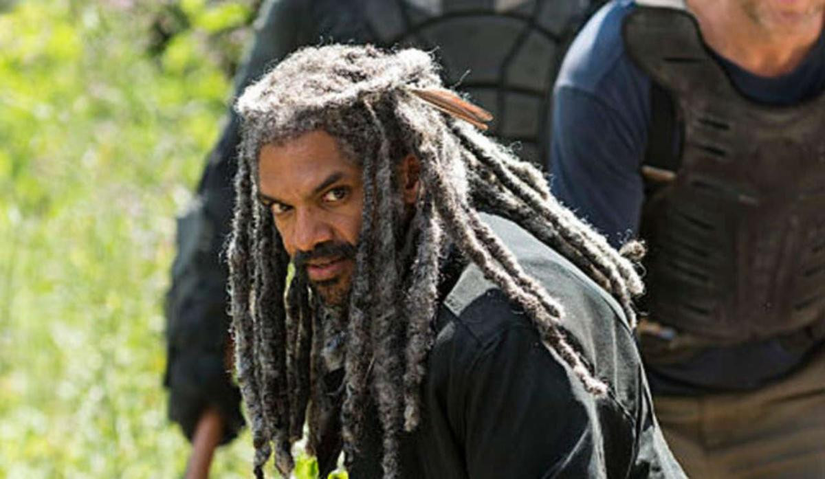 The Walking Dead mùa 10: Nụ hôn giữa Michonne và Ezekiel ngượng không tả nỗi Ảnh 1