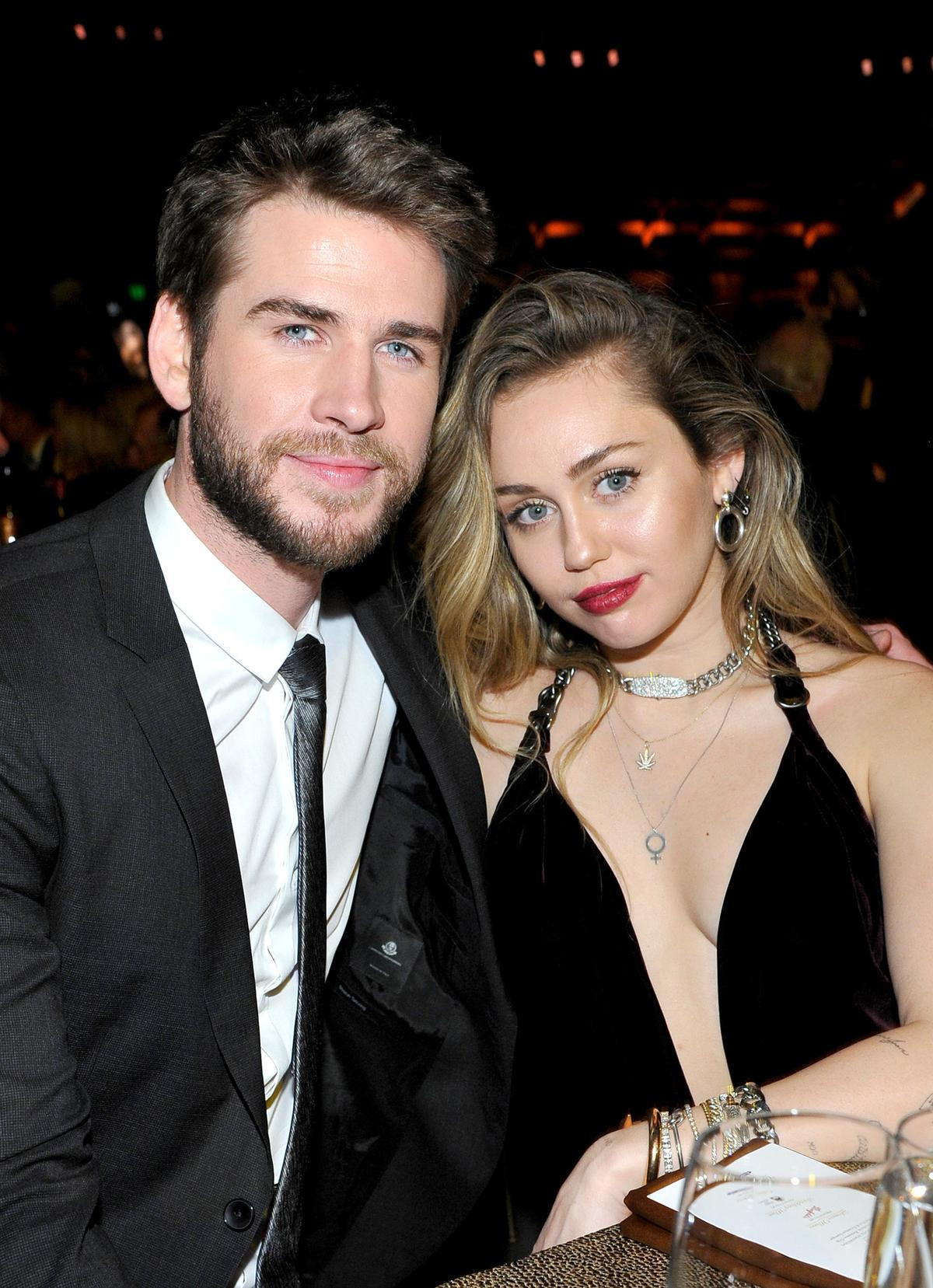 Anti-fan mỉa mai Miley Cyrus ngoại tình sau lưng Liam Hemsworth, Halsey bất ngờ lên tiếng bênh vực khiến 'chủ thớt' méo mặt Ảnh 1