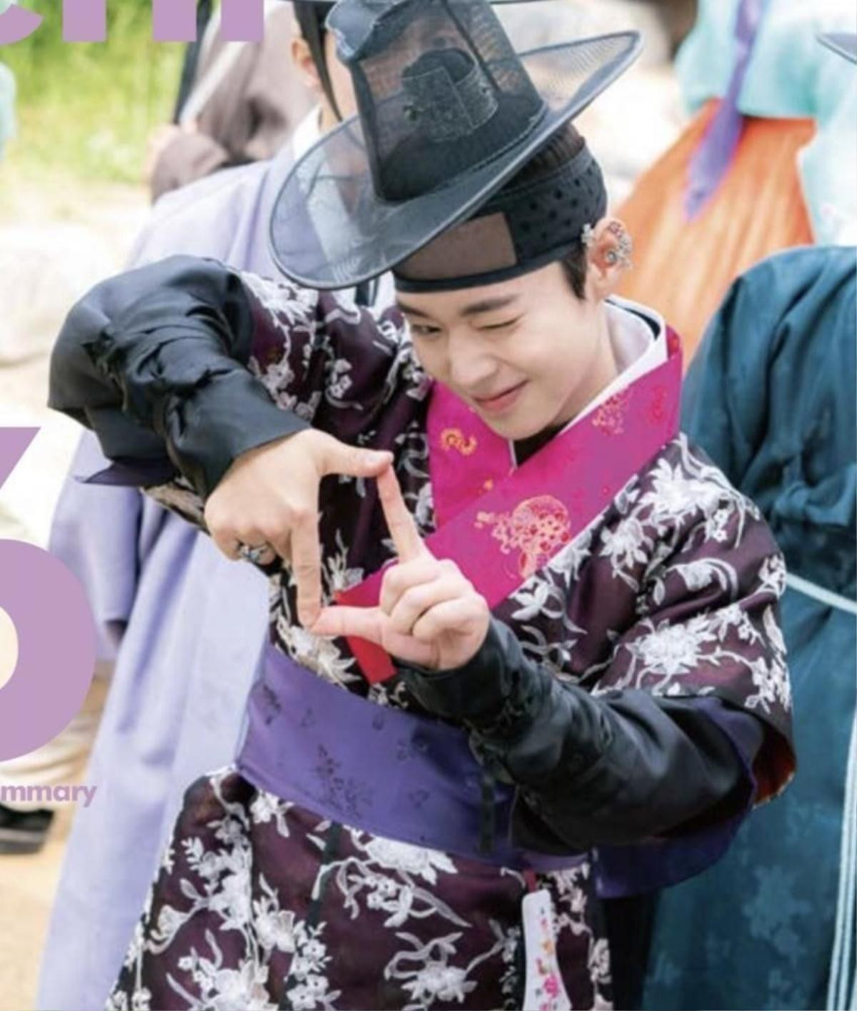 Park Ji Hoon cực chất và đáng yêu mặc hanbok trong phim mới 'Flower crew: Joseon Marriage Agency'! Ảnh 3