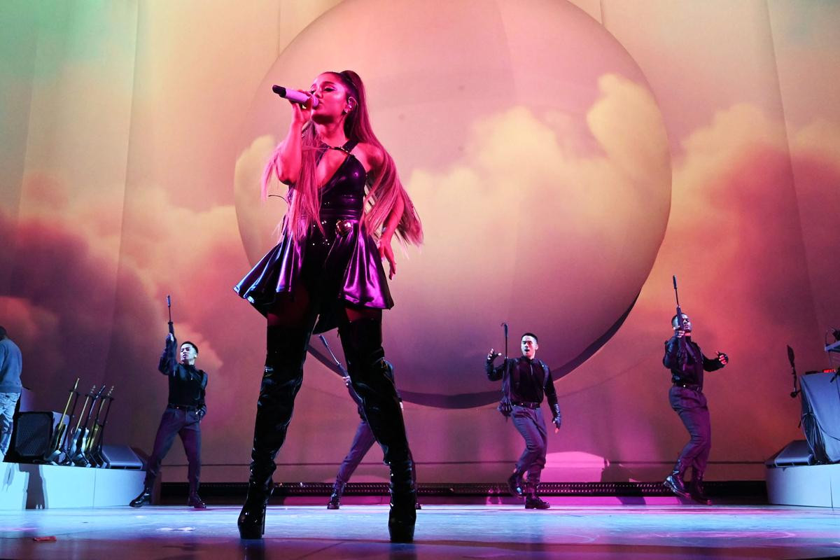 Sweetener Tour 2019 của Ariana Grande phá vỡ doanh thu 'người tiền nhiệm' Dangerous Woman Tour Ảnh 2