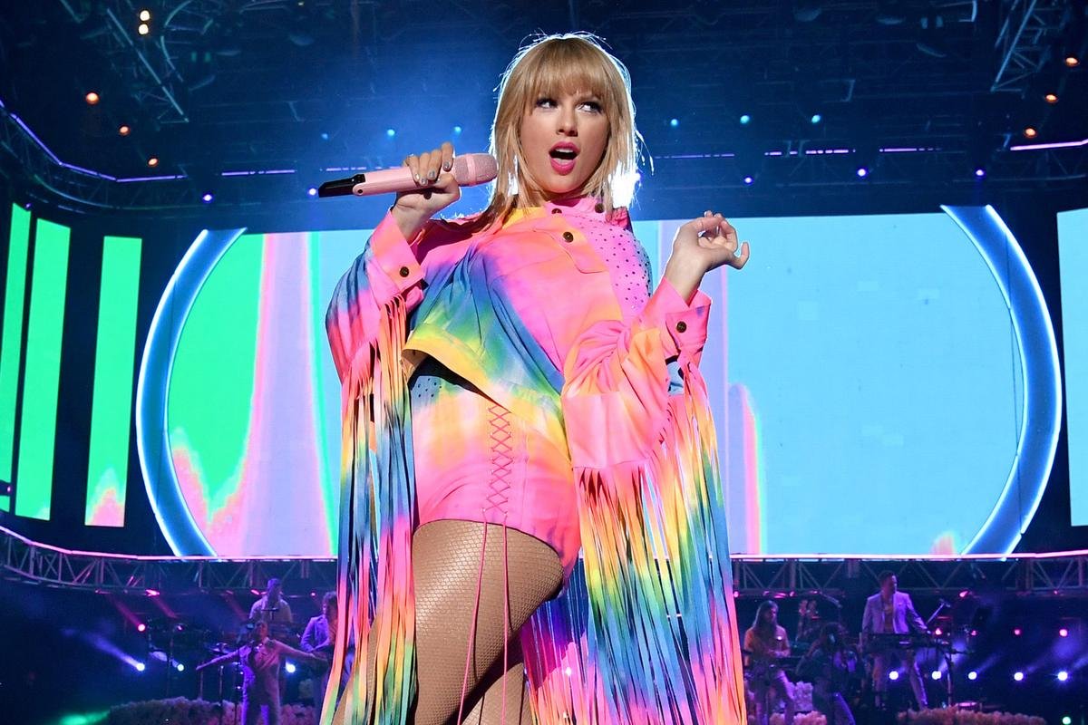 Taylor Swift, Katy Perry, Lady Gaga, Ariana Grande và Nicki Minaj: Cái tên nào xứng đáng kế thừa 'nghệ sĩ tiên phong' của những năm tiếp theo? Ảnh 2