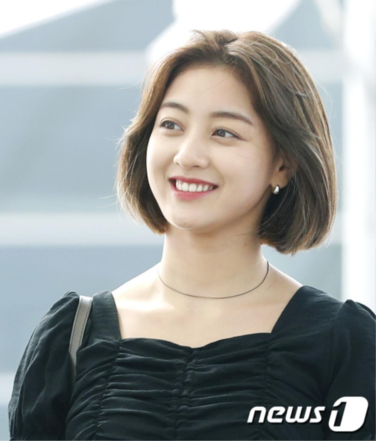 Knet chê Jihyo (TWICE) già nua, chỉ trích gương mặt phẫu thuật thẩm mỹ của Taeyeon (SNSD) Ảnh 1