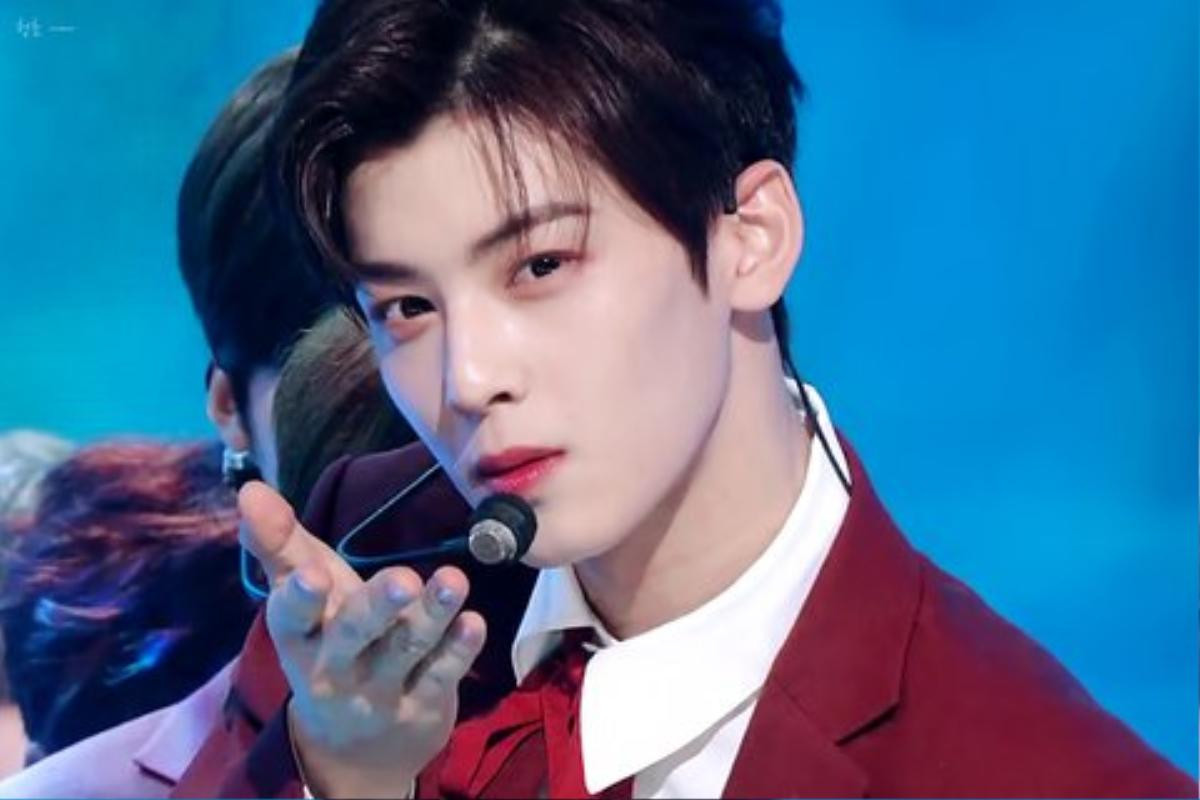 Đến BTS, EXO, SEVENTEEN còn bị 'hớp hồn' vì visual quá đỉnh của Cha Eunwoo (ASTRO) Ảnh 2