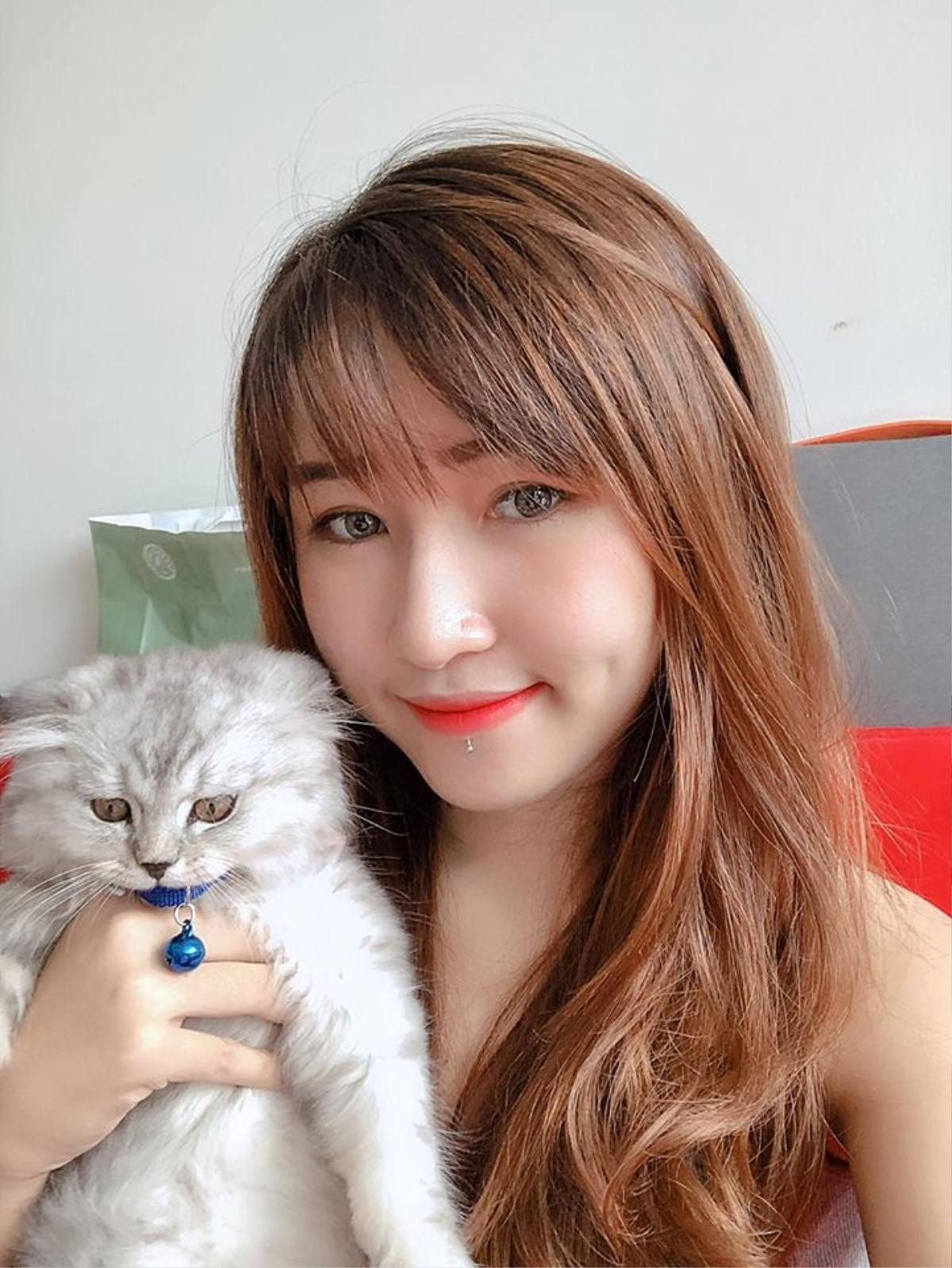 Hotgirl Uyên Pu lần đầu tiết lộ hành trình trở thành streamer nổi tiếng, thu nhập 'khủng' ở tuổi 23 Ảnh 1